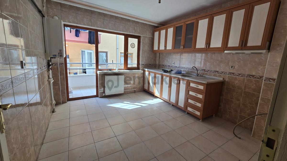 Gülveren'de 40 Cad 3+1 Kat 2 Ön Cephe Bağımsız 120 M2 - 9