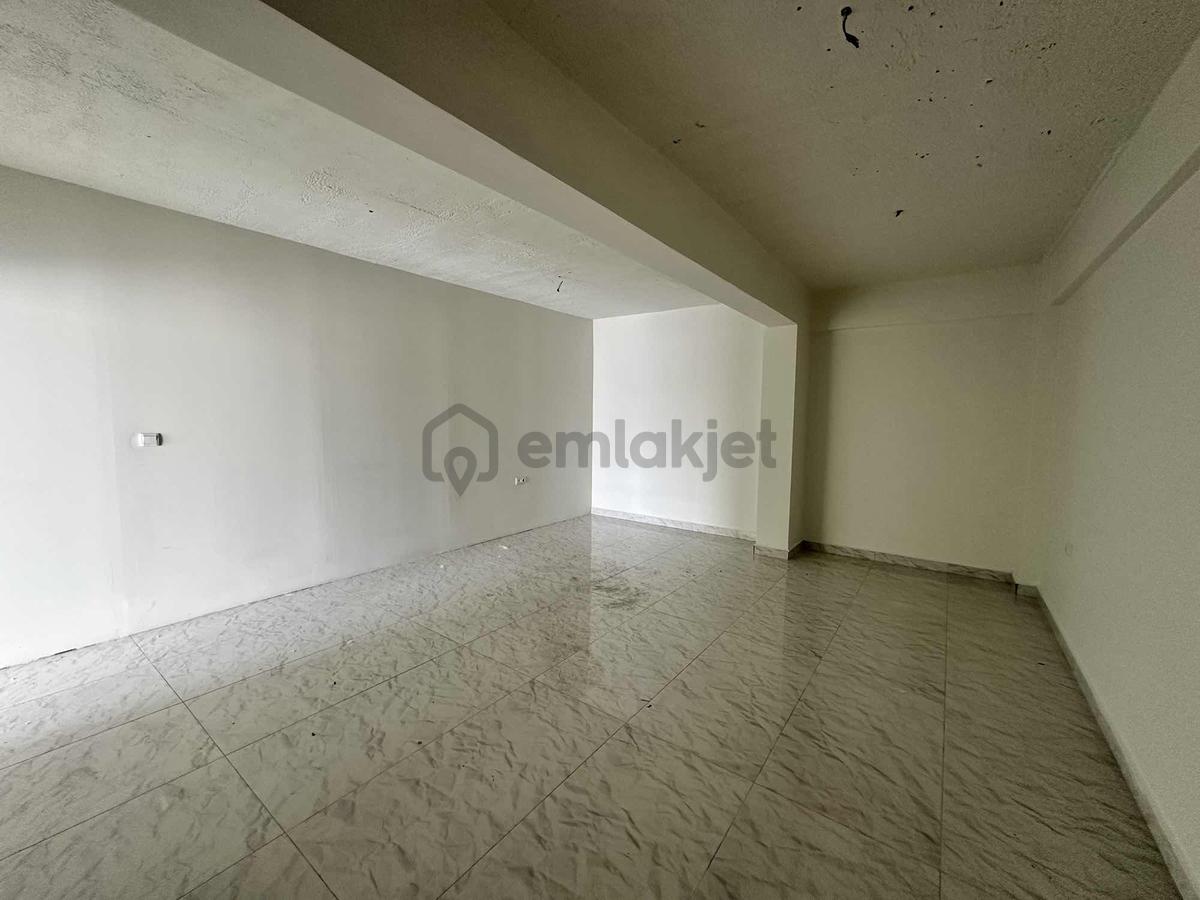 Atlı Çayır Bulvarına Cephe Kiralık Şerefiyesi Yüksek Dükkan - 10