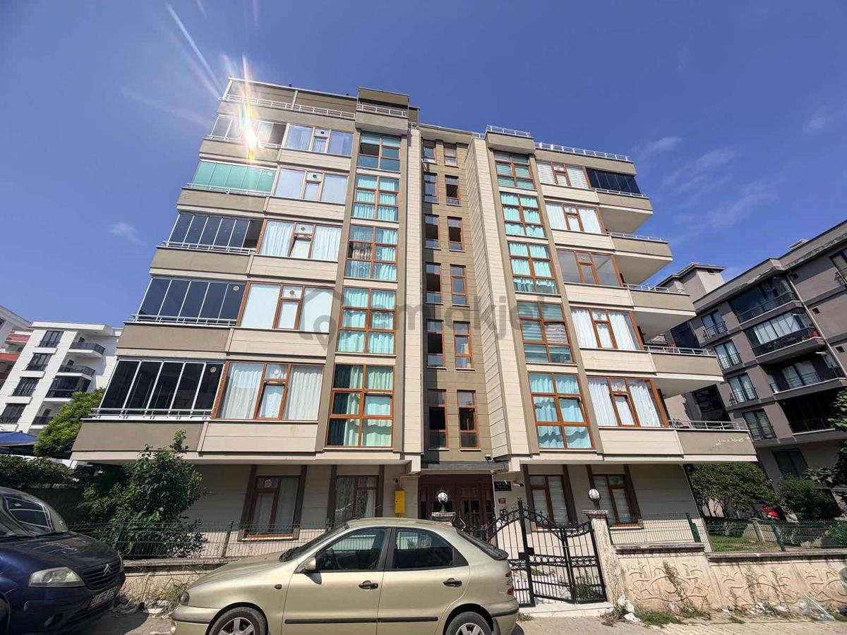 Erlife & Yeg Den Körfezde Cadde Cepheli Satılık 2+1