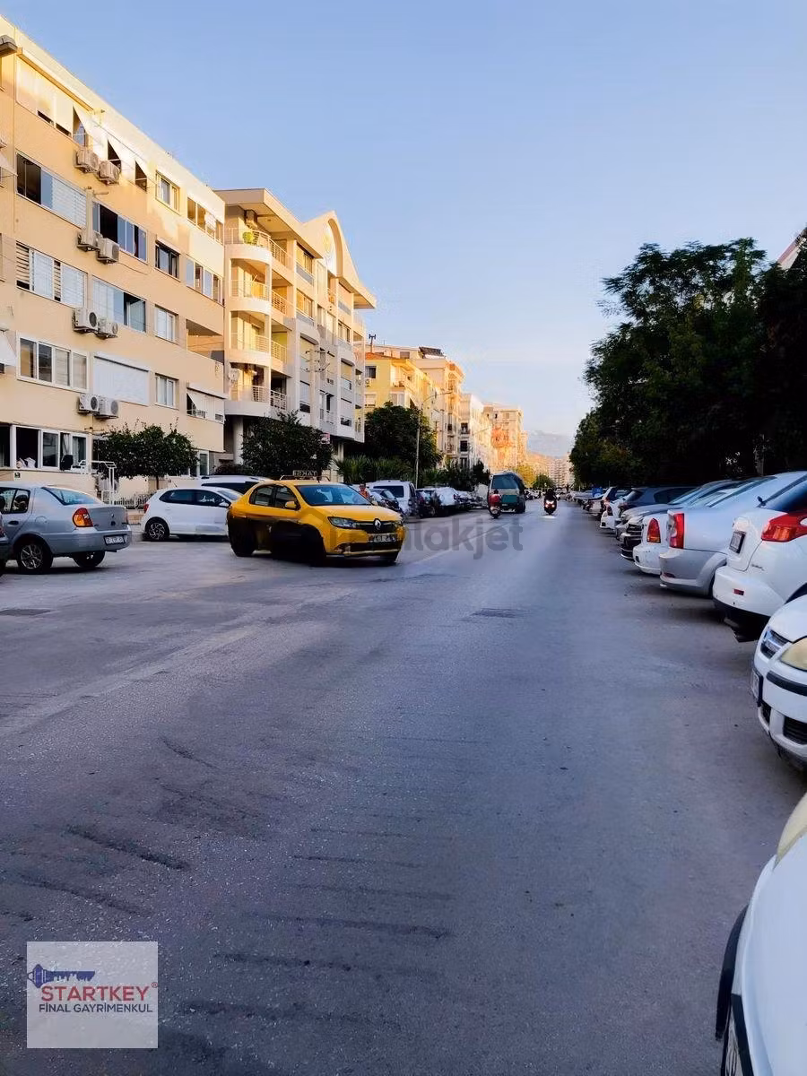 Karşıyaka Rüştü Şardağ Eşyalı Satılık 3+1 Köşe Daire - 13
