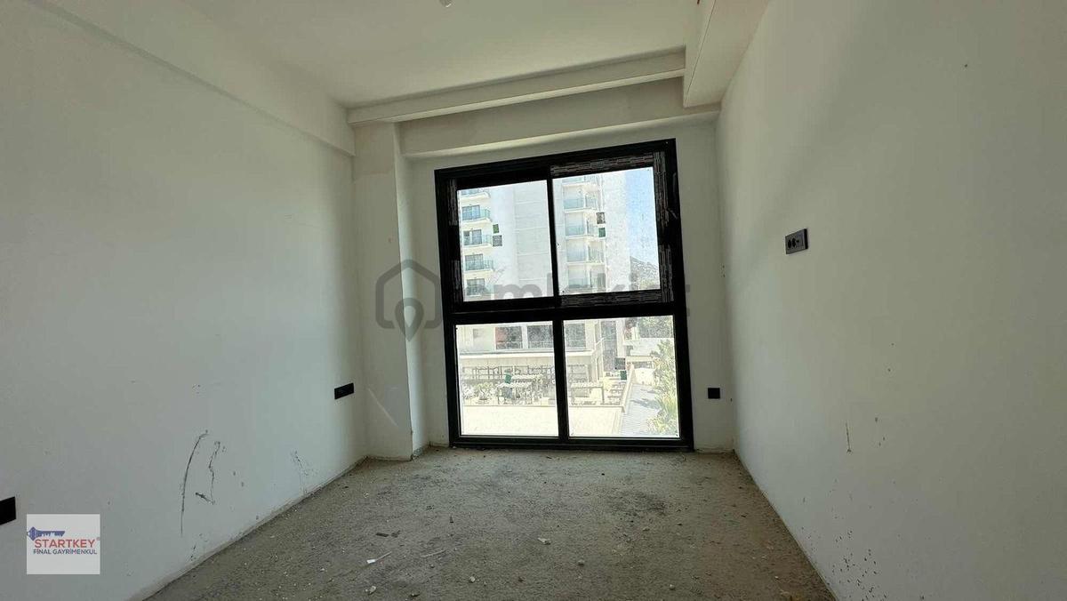 Kuşadası Denize Sıfır Lüks Rezidans Satılık 1+1 - 24