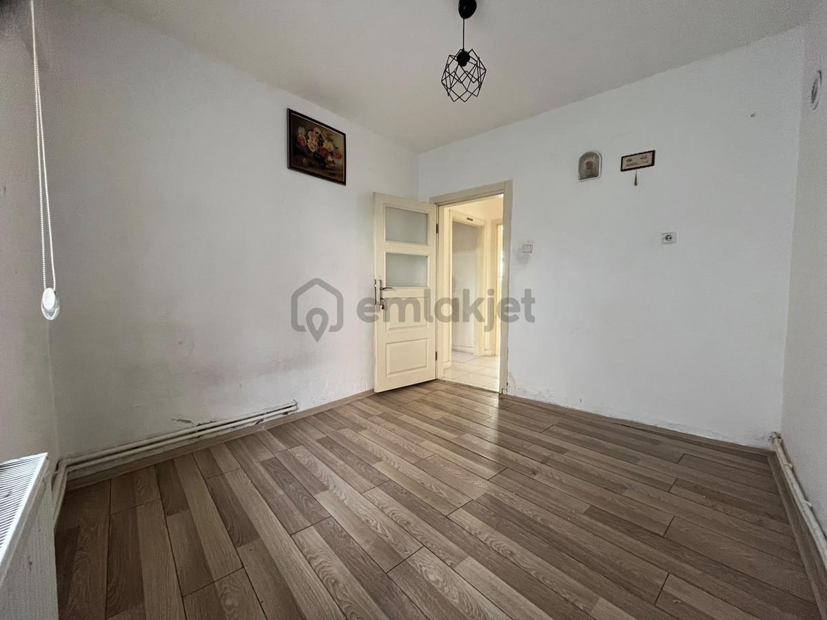 Çarşı Merkezde Kiralık 3+1 Daire - 13