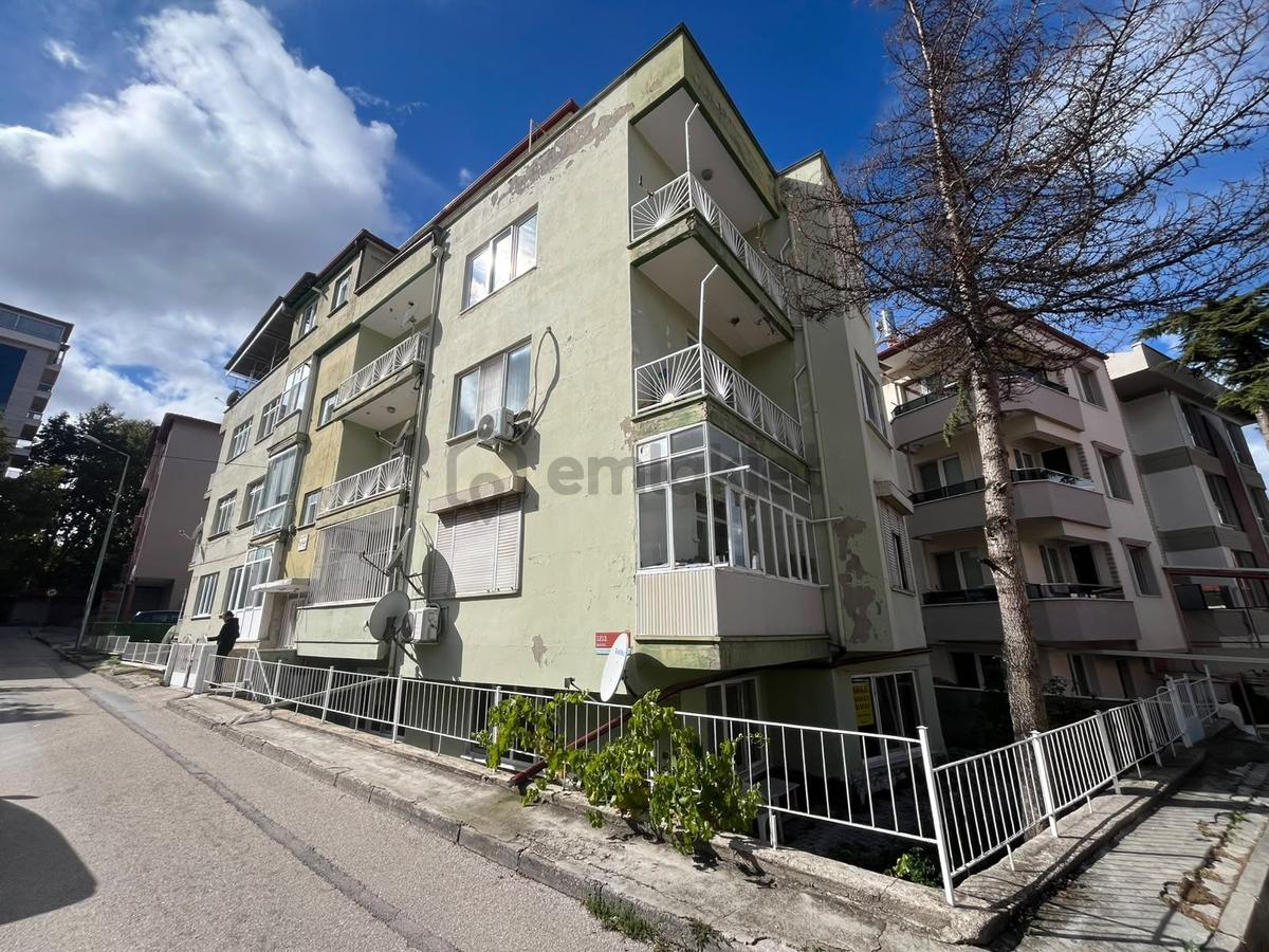 Çarşı Merkezde Kiralık 3+1 Daire - 6