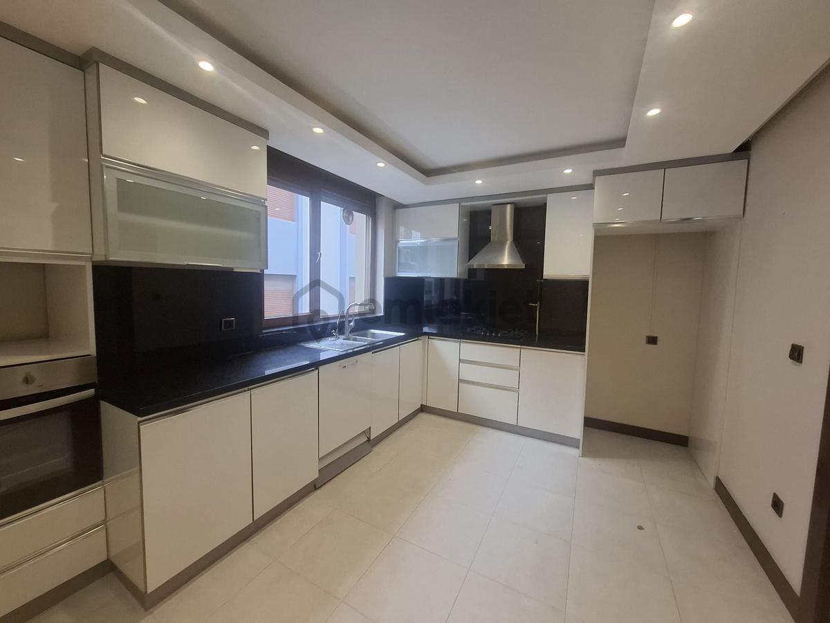 Bahçelievler Piramit Restoran Yakını 3+1 Kiralık Daire - 10