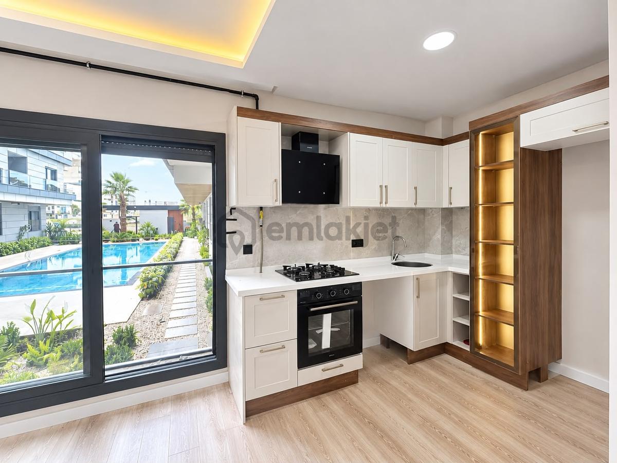 Seyrek Merkezde Havuzlu Sitede Satılık 1+1 Daire - 5