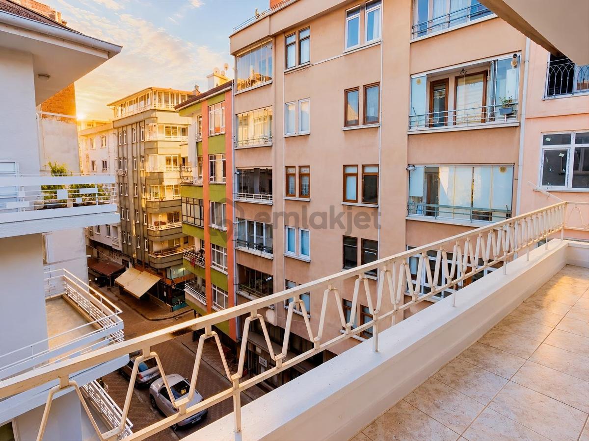 Century 21den Satılık 3+1 Atatürk Bulvarı Üzerinde