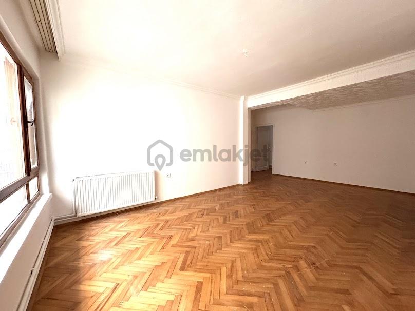 Çankaya Tekman Caddesi Üzerinde Geniş Kiralık 3+1 Daire - 4
