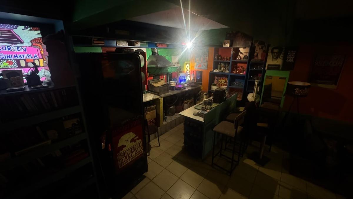 İzmit Barlar Sokağında Konsept Bar | Ruhsatlı, Caddeye Yakın - 29