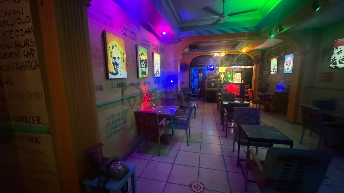 İzmit Barlar Sokağında Konsept Bar | Ruhsatlı, Caddeye Yakın - 7