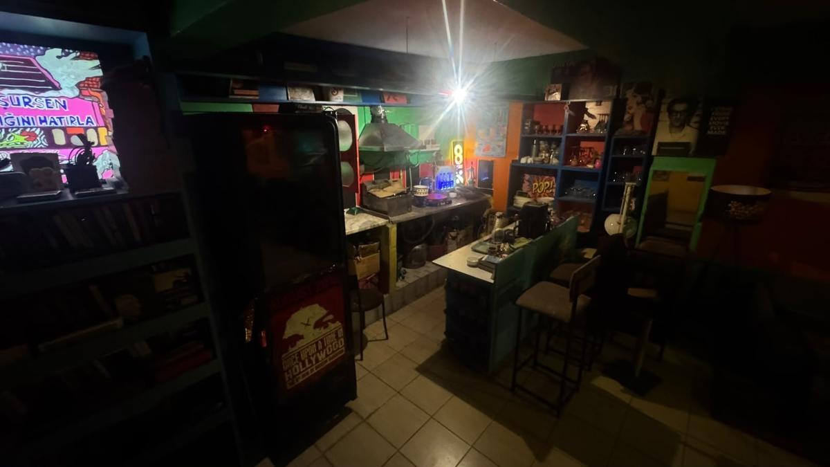 İzmit Barlar Sokağında Konsept Bar | Ruhsatlı, Caddeye Yakın - 20