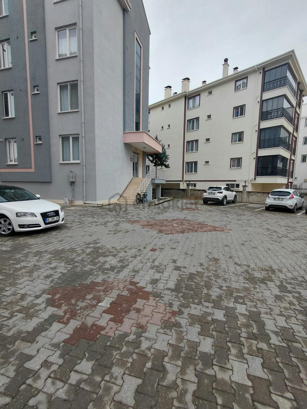 Tezcan Emlaktan Yurdagül Sitesi Eşyalı Daire - 17