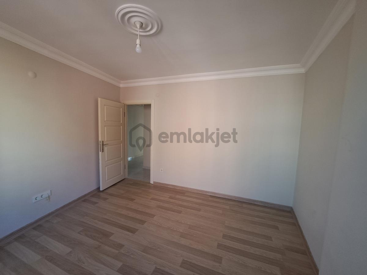 Modest Den Ortadağda Kiralık 2+1 Daire - 9