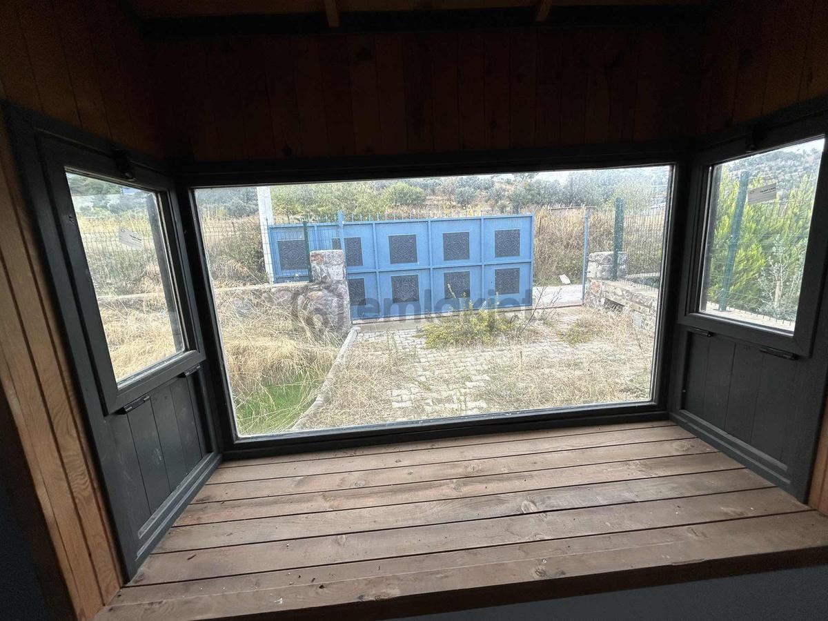 Elektrik Ve Suyu Olan Taş Duvarlı Bahçe - 8