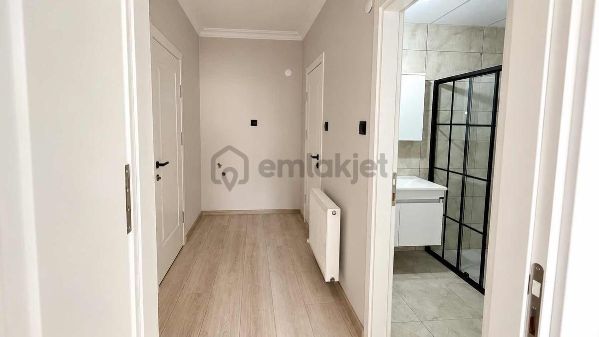 Masrafsız Asansörlü 4 Yol Kenarında Geniş 3+1 - 6