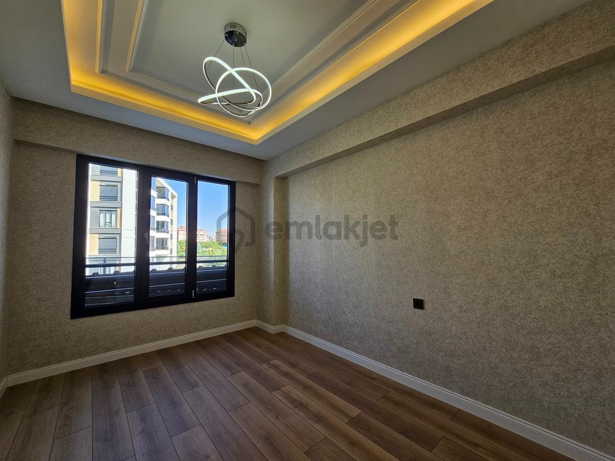 Merkezi Lokasyonda İşyapar'dan Sıfır Lüks Geniş 4+1 Daire - 42