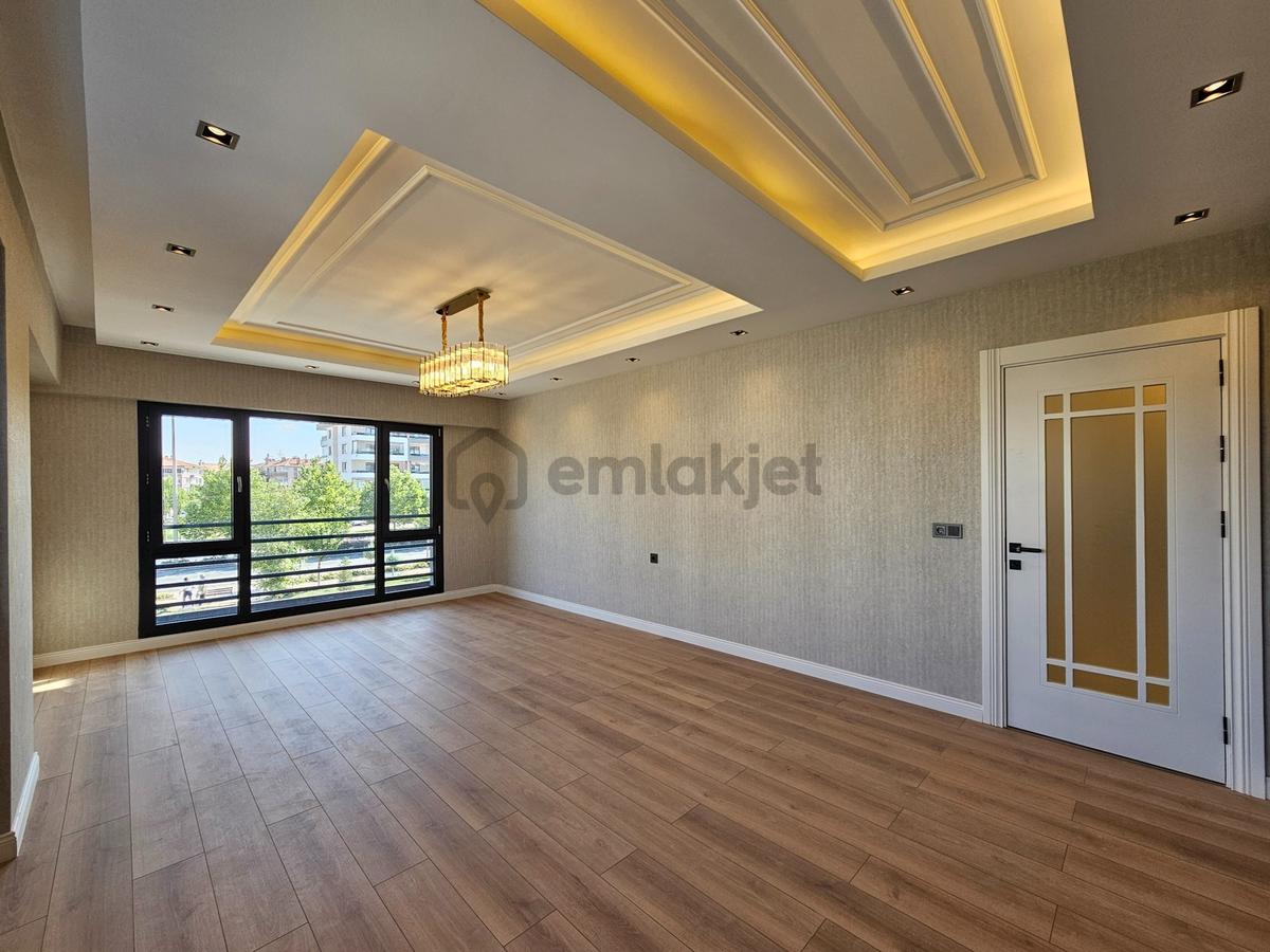 Merkezi Lokasyonda İşyapar'dan Sıfır Lüks Geniş 4+1 Daire - 18