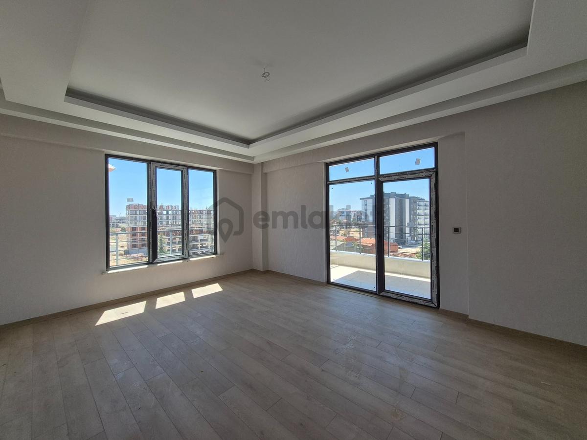 Esenler Mah. Cadde Üzeri İşyapar'dan Sıfır 4+1 Lüks Daire - 4