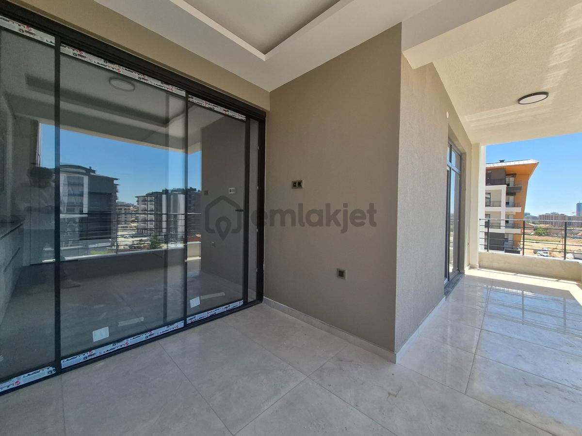 Esenler Mah. Cadde Üzeri İşyapar'dan Sıfır 4+1 Lüks Daire - 19