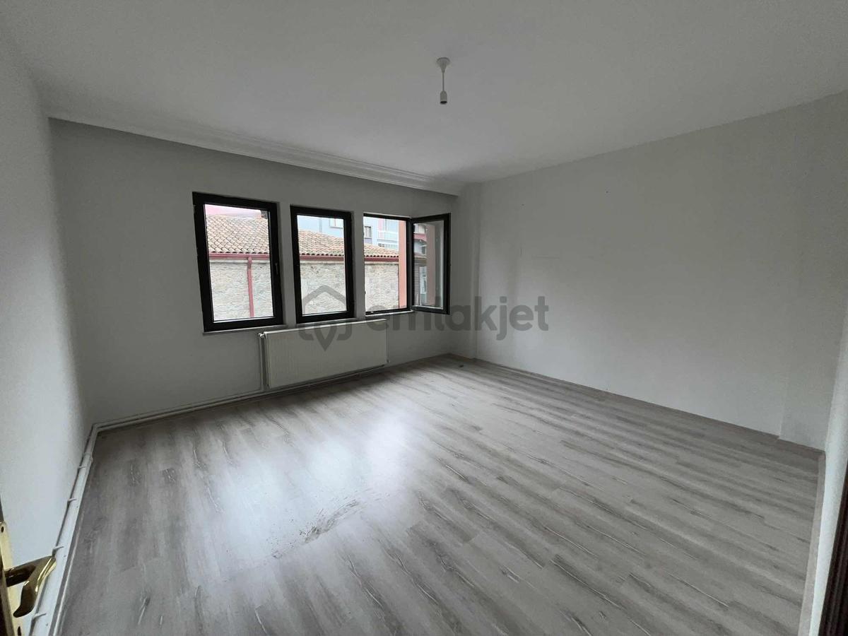 Meydanda Kiralık Daire Doğalgazlı - 22