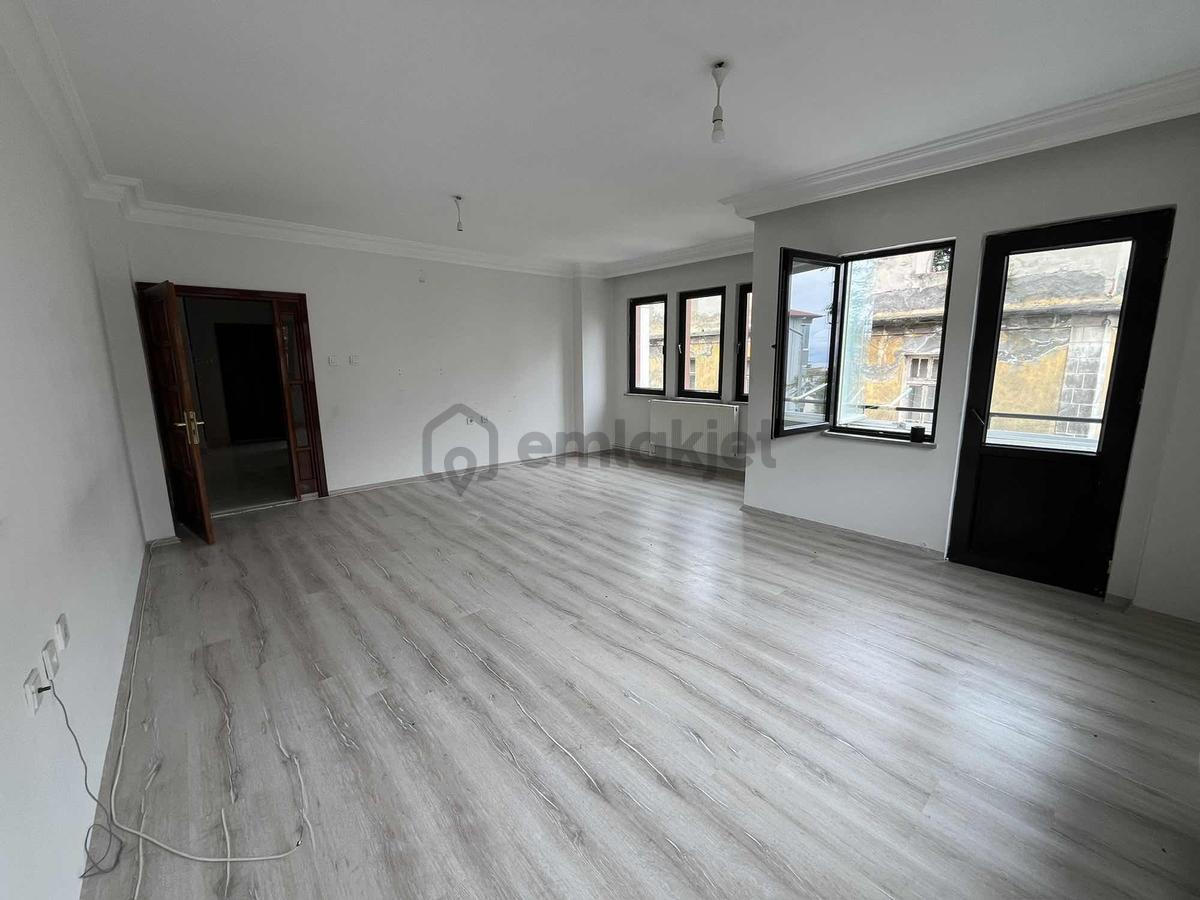Meydanda Kiralık Daire Doğalgazlı - 16