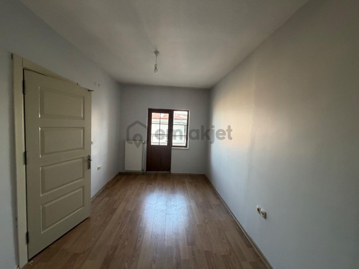 Kernek İnderesi Tokide Kiralık 3+1ara Kat Daire - 8