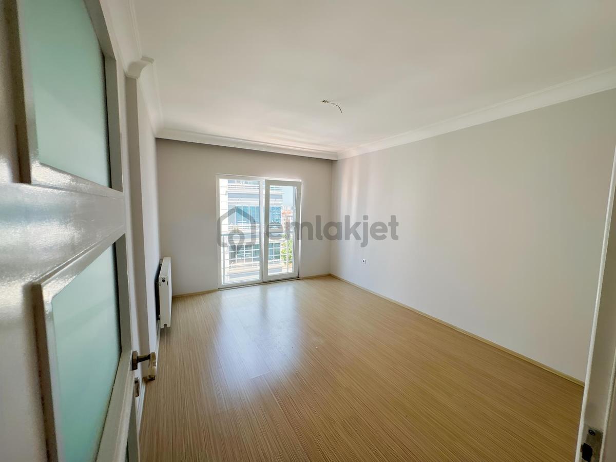 Atakum Cağaloğlunda Site İçinde Balkonlu Ferah Kiralık 3+1 Daire - 5