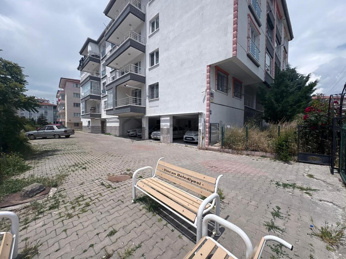 Sincan Yenikent M.kemal'de Çift Balkonlu 4+1 Satılık Daire