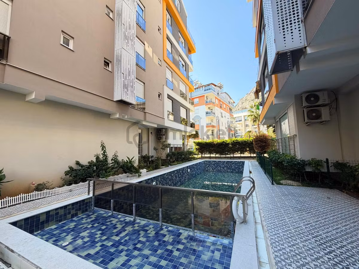 Konyaaltı Hurma'da Havuzlu Site İçerisinde Satılık 2+1 Daire - 3