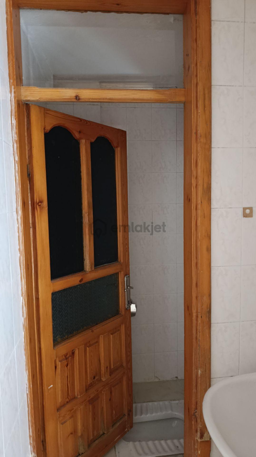 Arakat 2 Kat Doğalgazlı Asansörlü Merkezi Konumda - 7