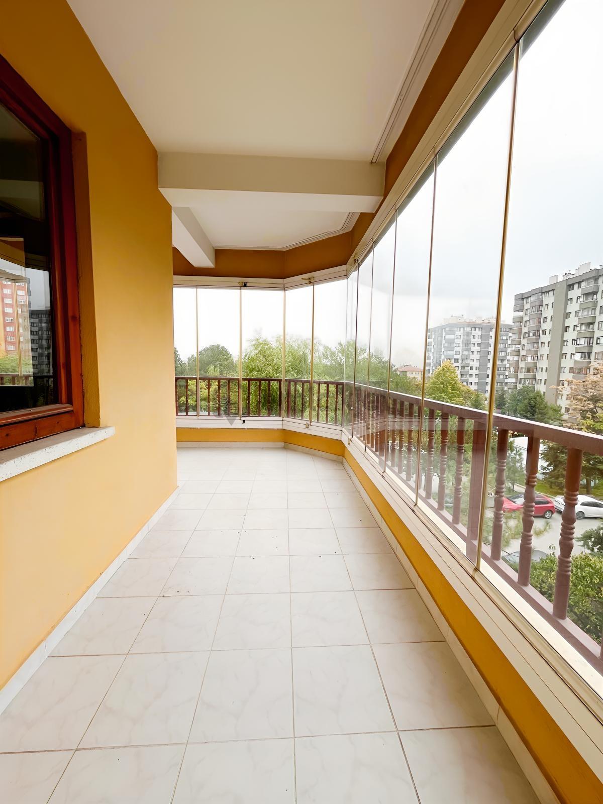 Demetevlerde Asansörlü Boyalı E.banyolu Arakat 4+1 Kiralık Daire - 20