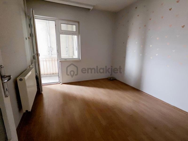 Gmk Bulvarı'nda Tamamı Konutlardan Oluşan Binada Satılık Daire - 4