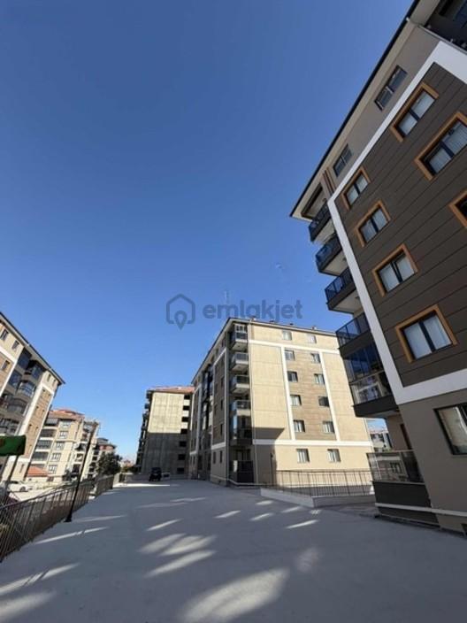 Tuana Emlaktan Satılık 3+1 153m2 Lüks Daire - 13