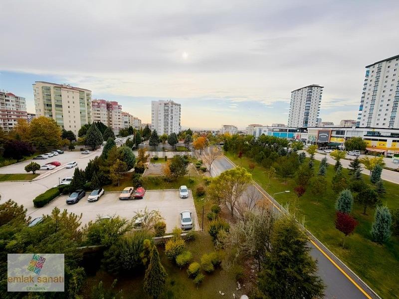 Merkezi Konumda Yapılı 3+1 Satılık Daire - 30