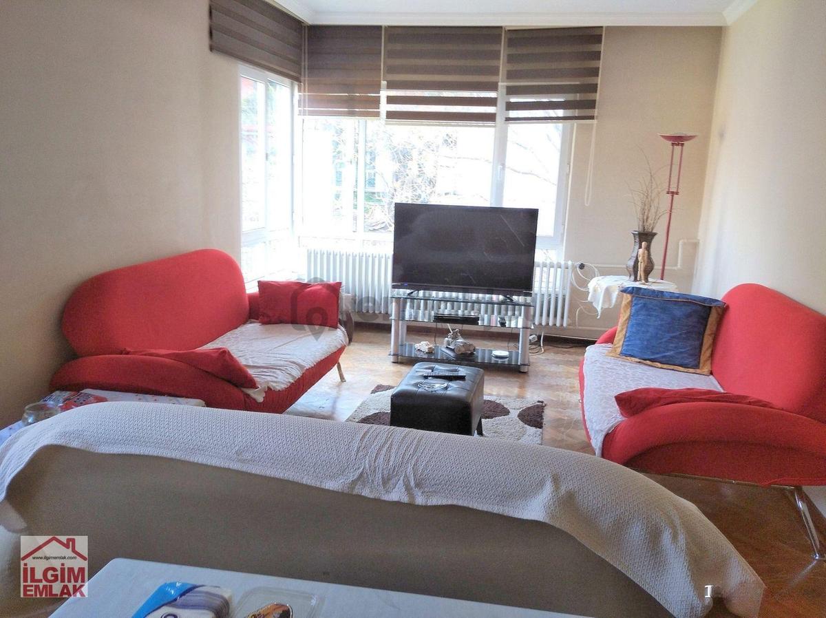Konur 2 Sokak'ta Satılık 3+1 Eşyalı Daire - 24