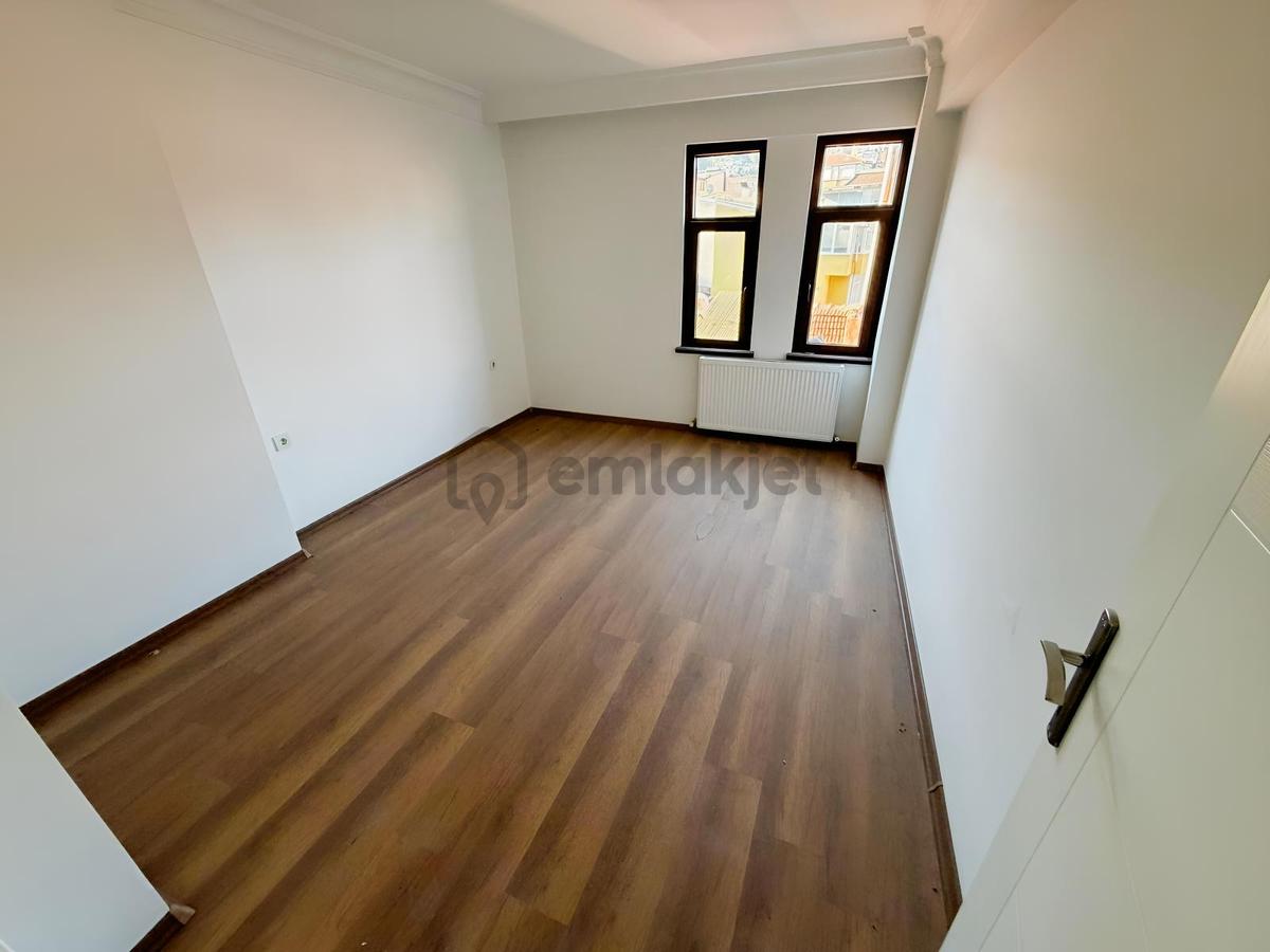 İzmit Yeni Cuma'da Asansörlü Kiralık Arakat Daire - 15