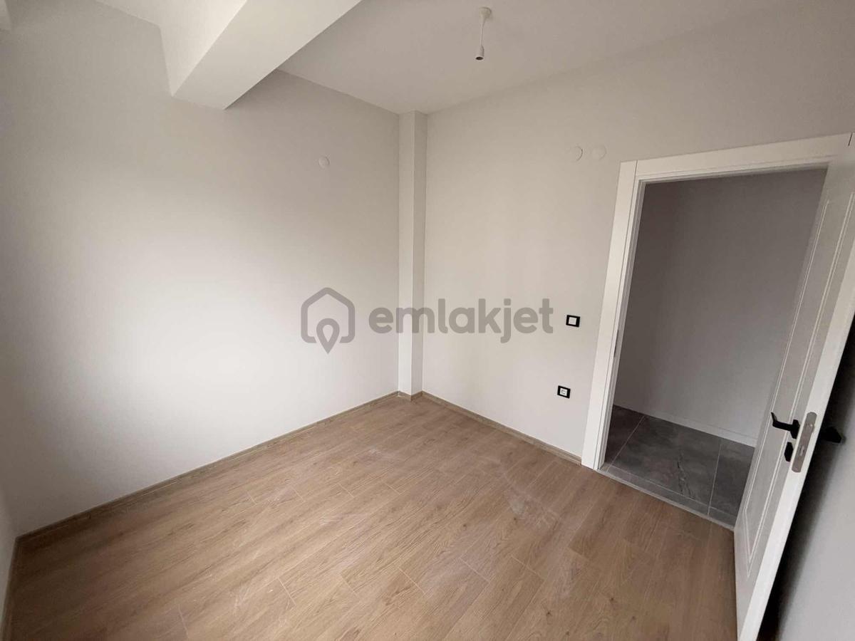 Alaçam Caddesine 2.bina Ara Kat Ön Cephe 3+1 Daire - 17