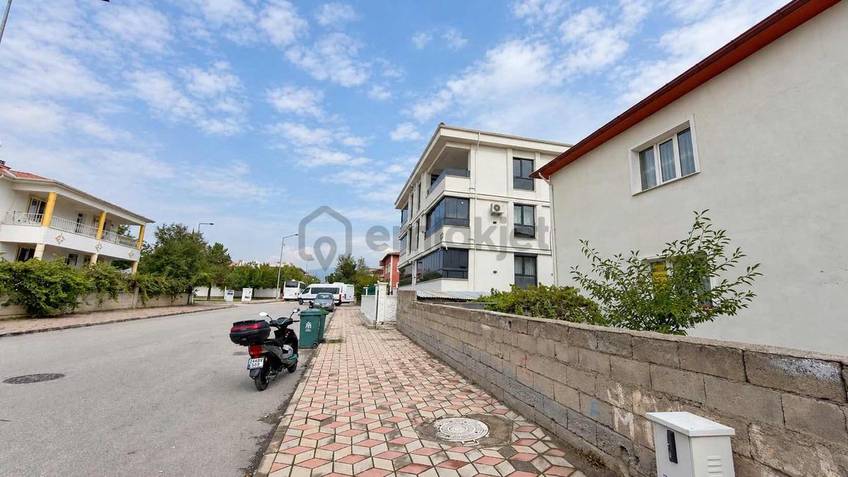 Remax Dem'den Bahçelievler Mah. Arsa Paylı 2+1 Satılık Daire - 5