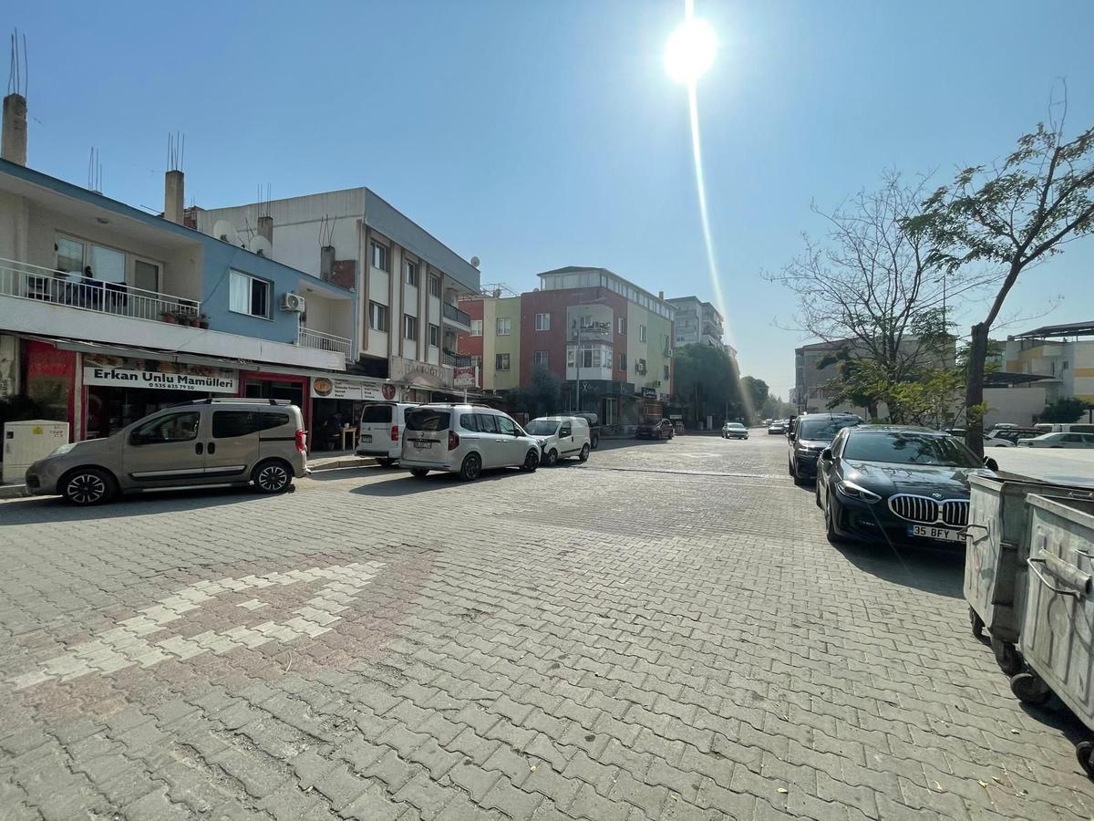 Bayraklı Manavkuyuda Kiralık Dükkan - 11