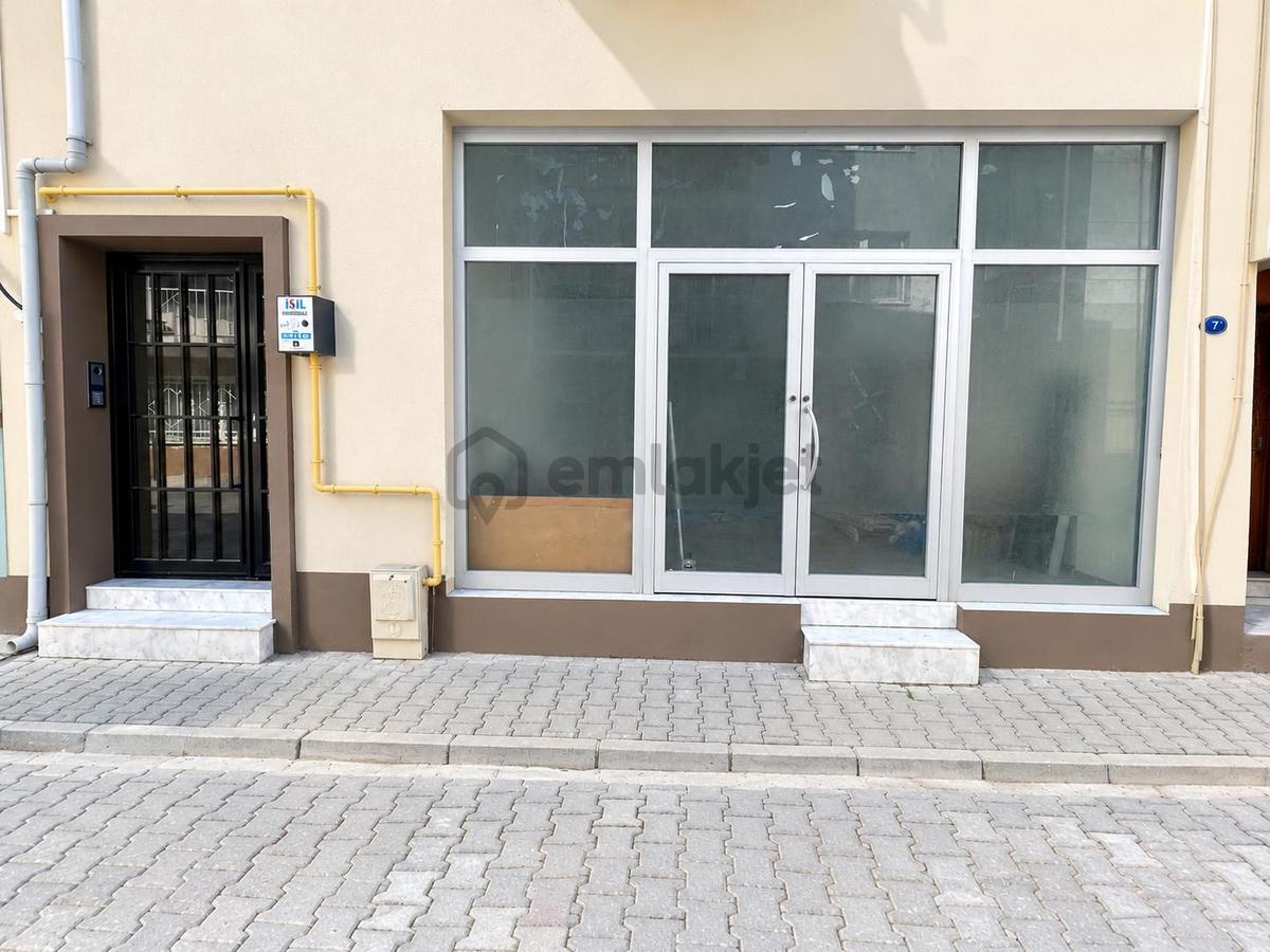 Bayraklı Manavkuyuda Kiralık Dükkan