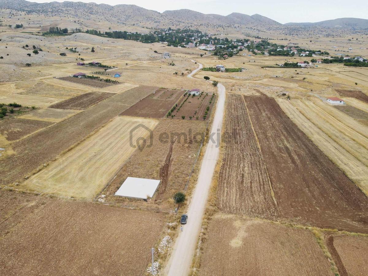 Taşkesiği'nde 3.300m2 Elektrik Su Aboneli Acil Satılık Tarla - 10