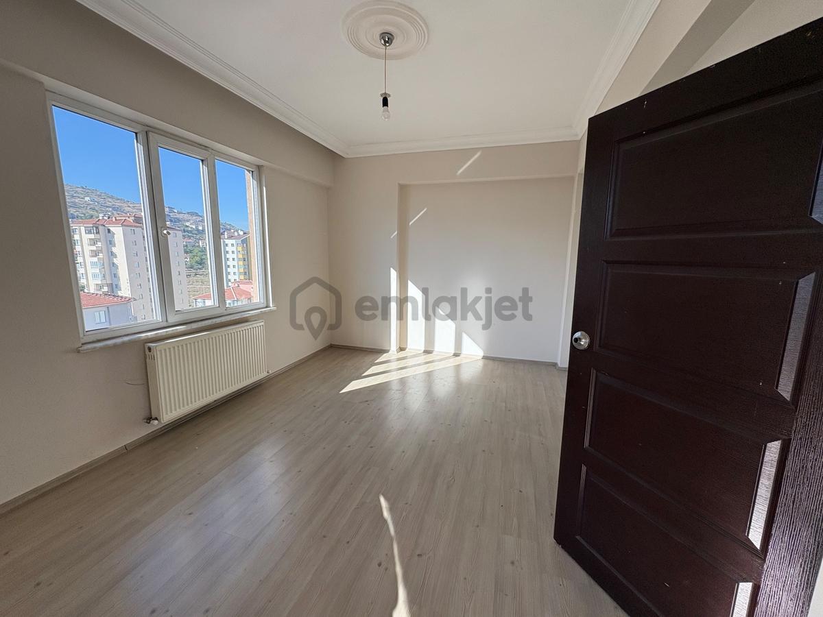 Bahçelievler Mah Bakımlı Manzaralı Kiralık Daire - 3