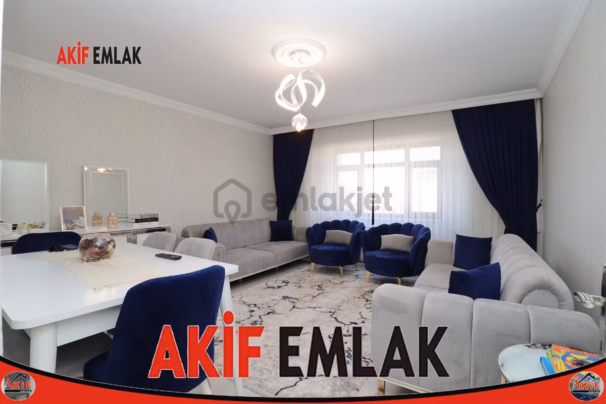 Akif'ten Elvan'da Üç Cepheli Çift Balkonlu Yapılı 2+1 Satılık Daire