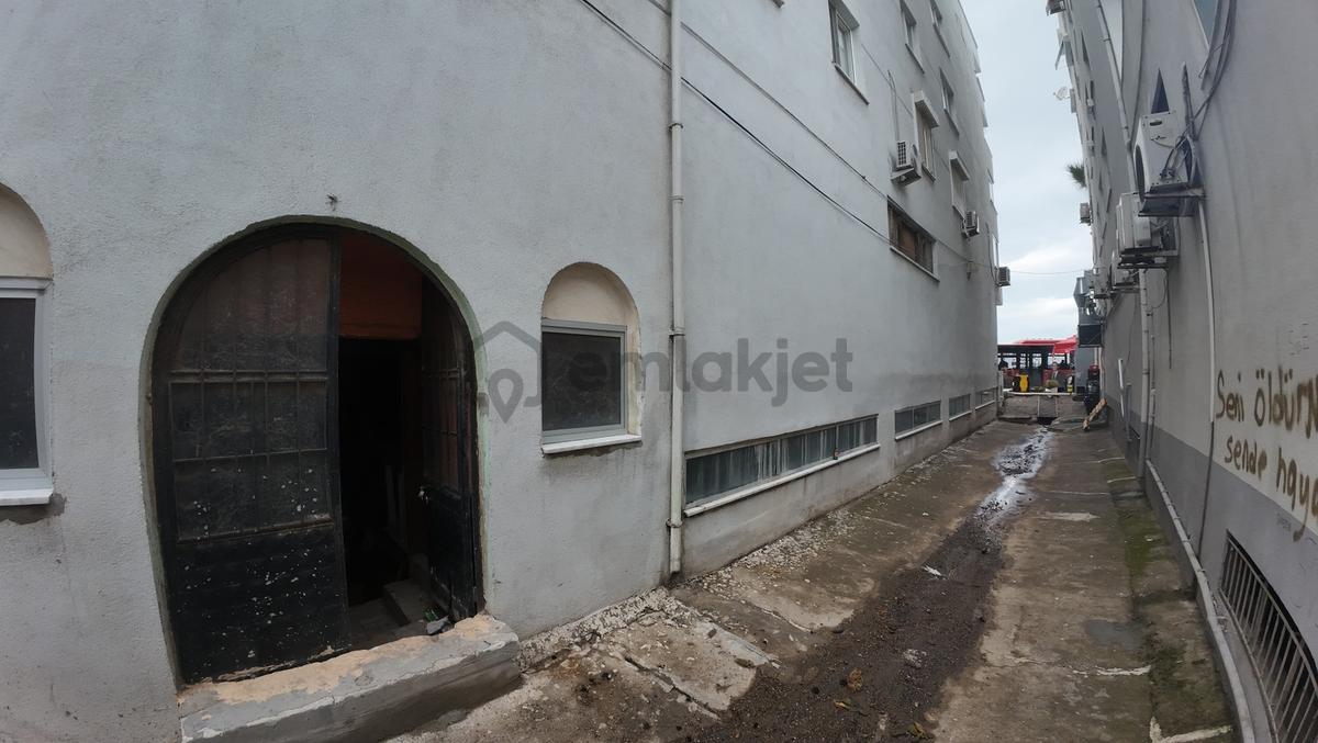 Ayvalık'ta Ana Cadde Üzerinde Satılık Depo - 7
