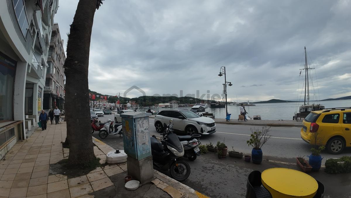Ayvalık'ta Ana Cadde Üzerinde Satılık Depo - 2