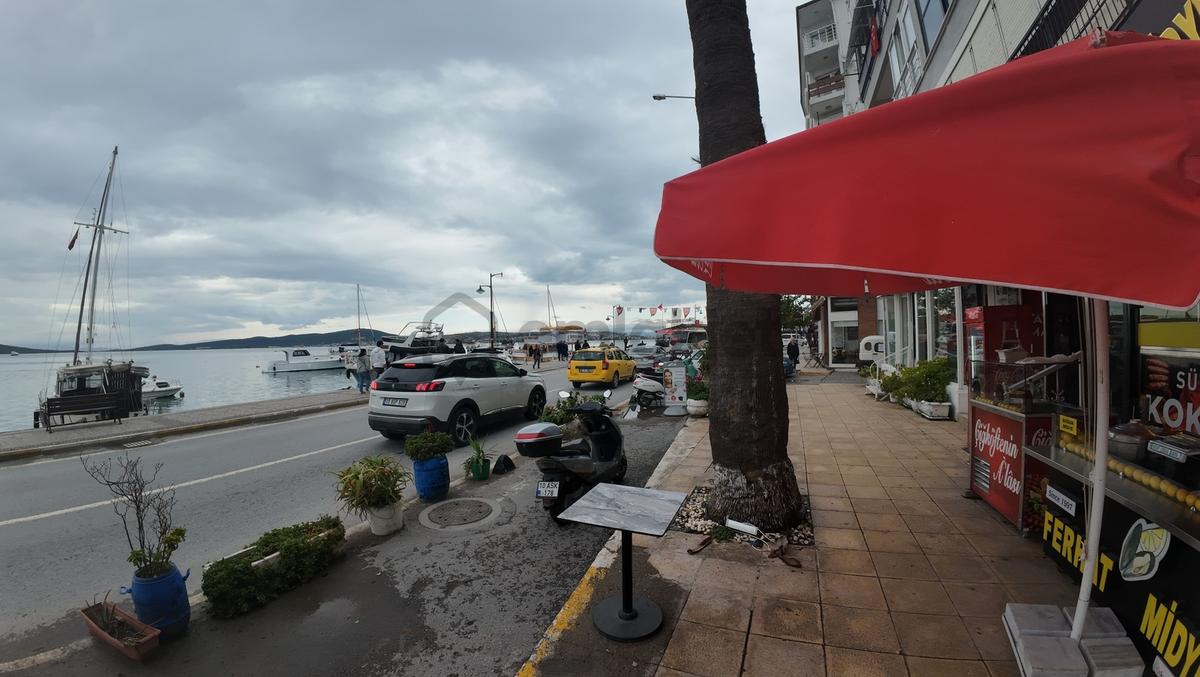 Ayvalık'ta Ana Cadde Üzerinde Satılık Depo