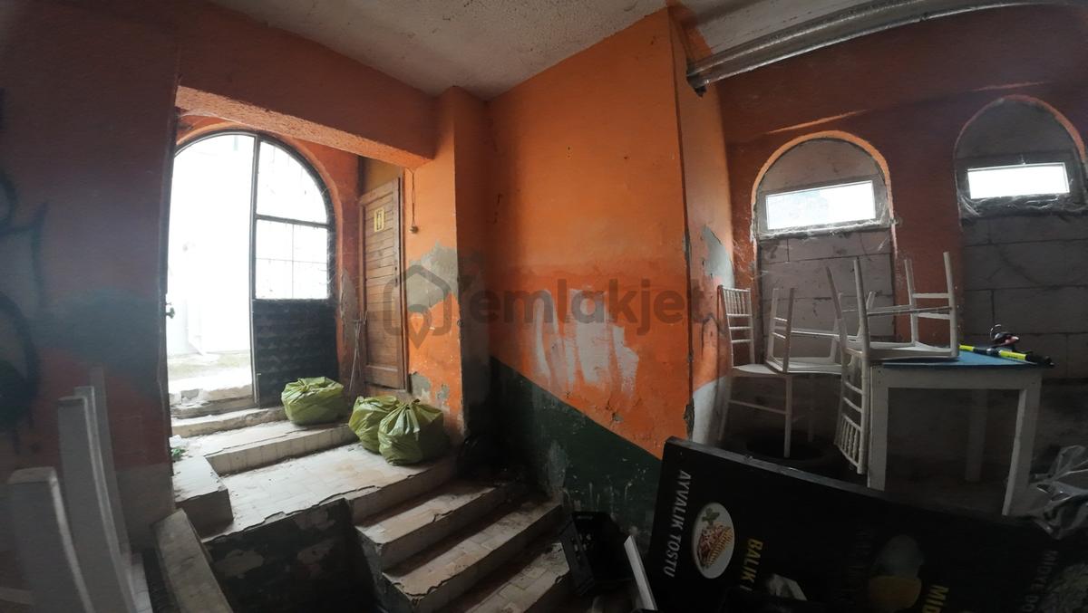Ayvalık'ta Ana Cadde Üzerinde Satılık Depo - 28