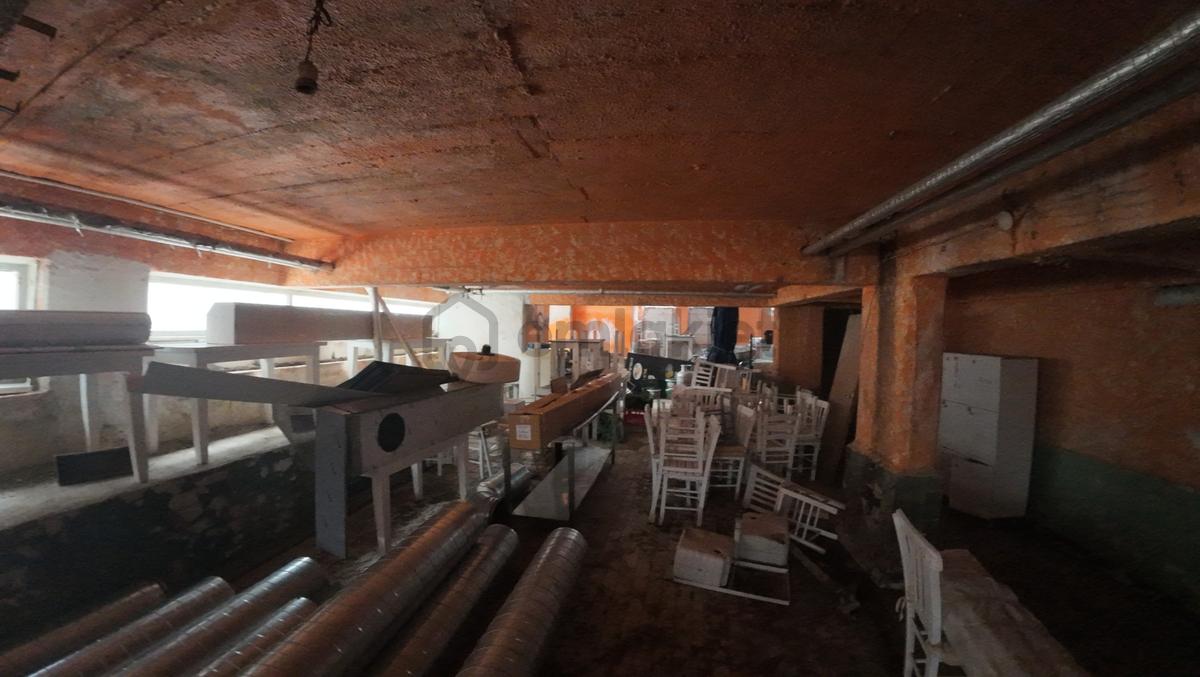 Ayvalık'ta Ana Cadde Üzerinde Satılık Depo - 26