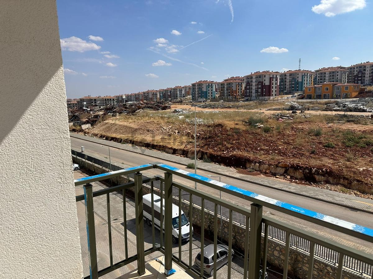 Güneyşehir Toki 2.etap 2.bölgede Kiralık 3+1 Ara Kat Daire - 4
