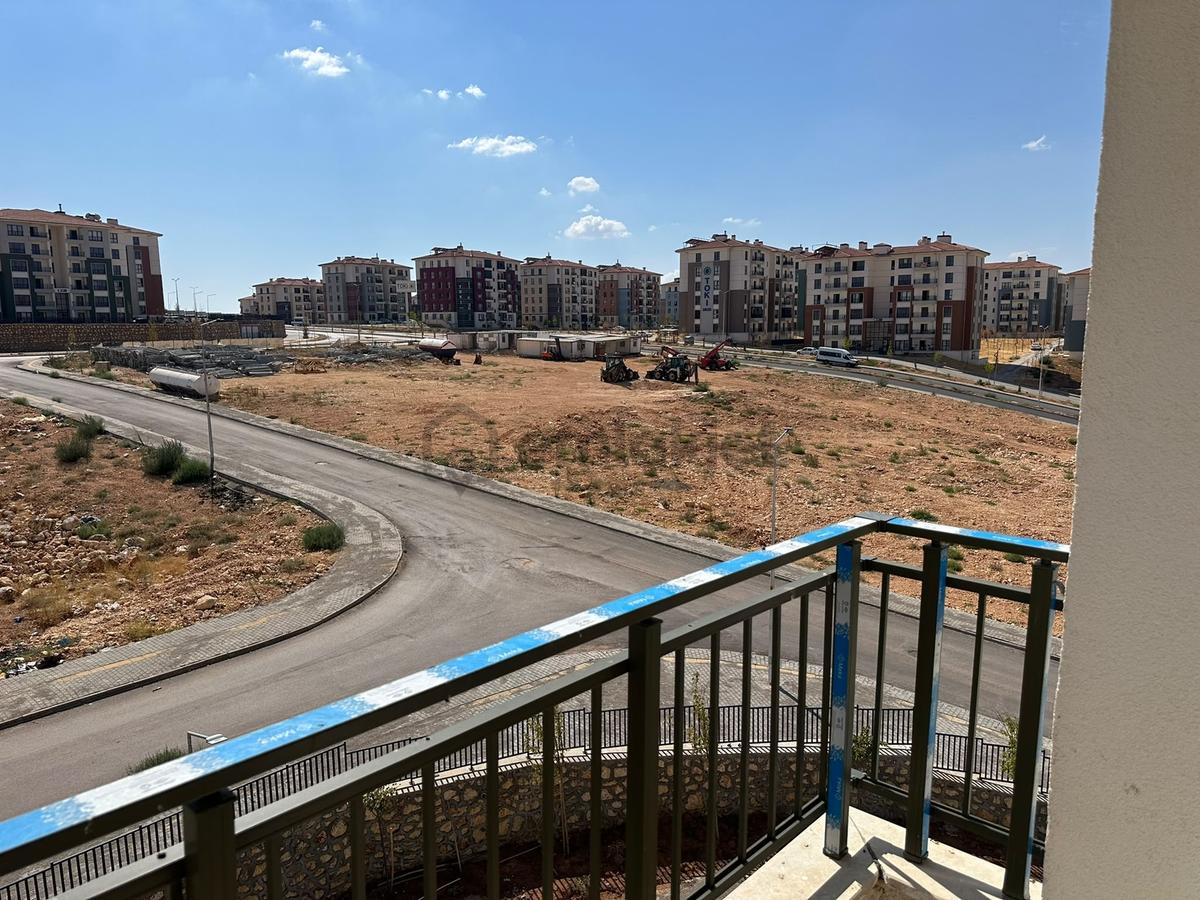 Güneyşehir Toki 2.etap 2.bölgede Kiralık 3+1 Ara Kat Daire - 3