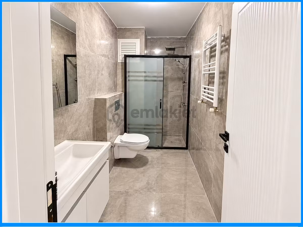 Reşitpaşa Caddesinde Kiralık 3+1 Sıfır Daire Metrobüse 3 Dk - 7